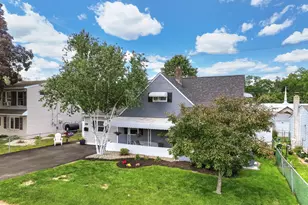 360 Holly Dr, Levittown, PA 19055 - Photo 45