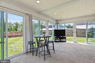 12 Hickory Ln, Levittown, PA 19055 - Photo 7