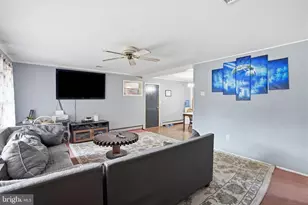 2 Quay Rd, Levittown, PA 19057 - Photo 5