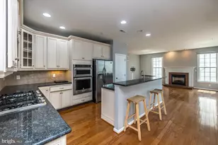 406 Dornishwood Pl, Chalfont, PA 18914 - Photo 7