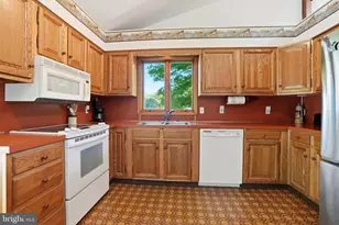 1160 Camp Skymount Rd, Green Lane, PA 18054 - Photo 19