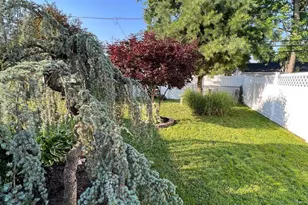 24 Indian Park Rd, Levittown, PA 19057 - Photo 3
