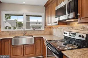 9 Rustleaf Ln, Levittown, PA 19055 - Photo 25