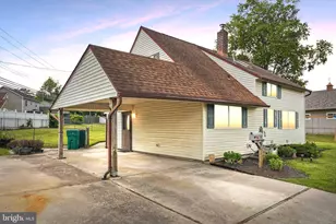 9 Rustleaf Ln, Levittown, PA 19055 - Photo 1