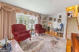 573 Hammond Dr, Yardley, PA 19067 - Photo 9