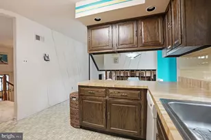 718 Bridgeview Rd, Feasterville-Trevose, PA 19053 - Photo 13