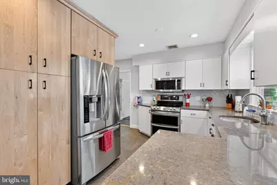 389 W Palmer Street, Morrisville, PA 19067 - Photo 15