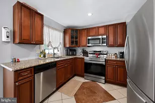 88 Cobalt Cross Rd, Levittown, PA 19057 - Photo 9