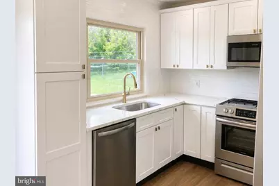 204 Kenwood S, Levittown, PA 19055 - Photo 3