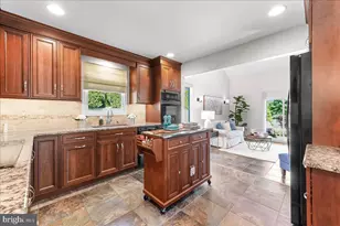 103 Grove Cir, Chalfont, PA 18914 - Photo 17