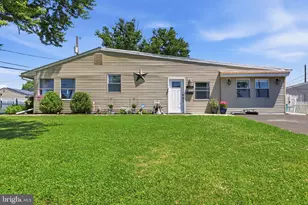 68 Butternut Rd, Levittown, PA 19057 - Photo 1