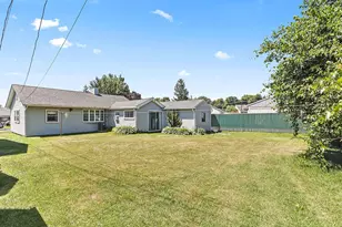 209 Austin Dr, Fairless Hills, PA 19030 - Photo 5