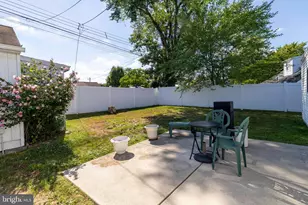 2513 Laurel Dr, Bristol, PA 19007 - Photo 21