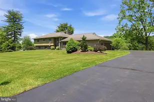 33 Woodhill Rd, Newtown, PA 18940 - Photo 1
