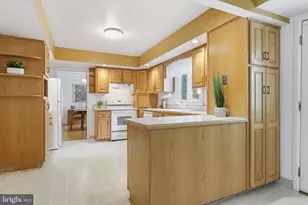 949 Queens Dr, Yardley, PA 19067 - Photo 11
