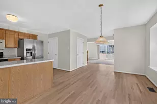 327 Eagle Ct, Jamison, PA 18929 - Photo 7