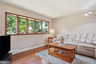 688 Fairfield Dr, Warminster, PA 18974 - Photo 3