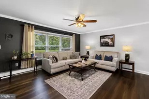 46 Twin Oak Dr, Levittown, PA 19056 - Photo 5
