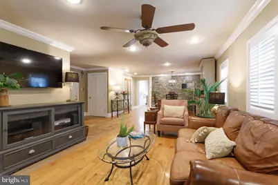 311 W Maple Avenue, Langhorne, PA 19047 - Photo 15