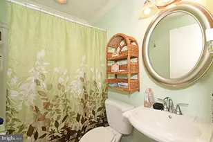 70 Tall Pine Ln, Levittown, PA 19054 - Photo 23