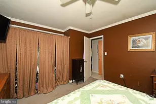 70 Tall Pine Ln, Levittown, PA 19054 - Photo 15