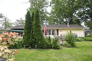 70 Tall Pine Ln, Levittown, PA 19054 - Photo 35