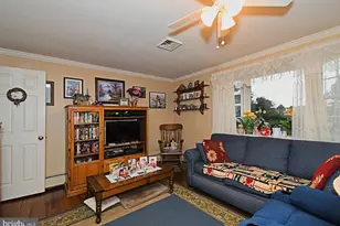 238 W Schwenkmill Rd, Perkasie, PA 18944 - Photo 3