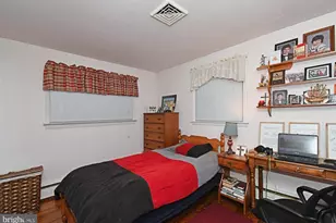 238 W Schwenkmill Rd, Perkasie, PA 18944 - Photo 13