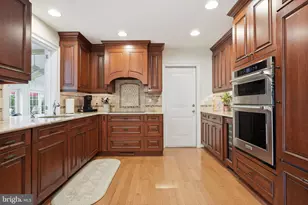 207 Forrest Dr, Holland, PA 18966 - Photo 21