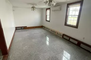 10 Middle Rd, Levittown, PA 19056 - Photo 19