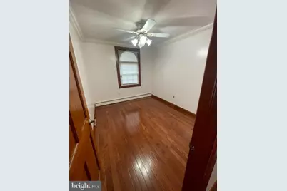 10 Middle Road, Levittown, PA 19056 - Photo 9