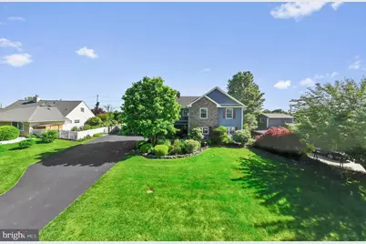 21 Red Rose Drive, Levittown, PA 19056 - Photo 1