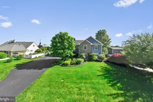 21 Red Rose Dr, Levittown, PA 19056 - Photo 1