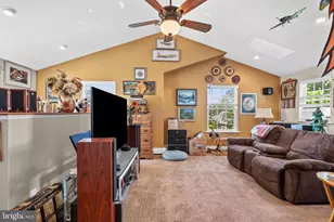 21 Red Rose Dr, Levittown, PA 19056 - Photo 35