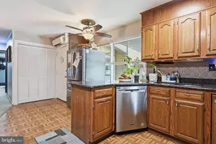 1 Meadow Ln, Levittown, PA 19054 - Photo 13