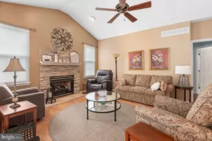 8 Zinnia Way, Langhorne, PA 19047 - Photo 9