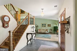 111 Commonwealth Dr, Newtown, PA 18940 - Photo 5