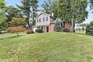821 Sweetbriar Dr, Warminster, PA 18974 - Photo 3