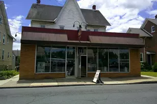 512 W Broad St, Quakertown, PA 18951 - Photo 1
