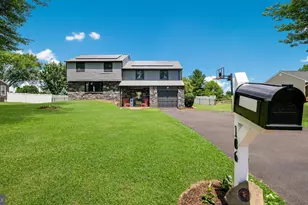 106 Cedarbrook Dr, Southampton, PA 18966 - Photo 3