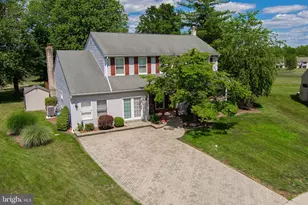 487 Cambridge Ln, Newtown, PA 18940 - Photo 3