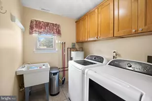 487 Cambridge Ln, Newtown, PA 18940 - Photo 19