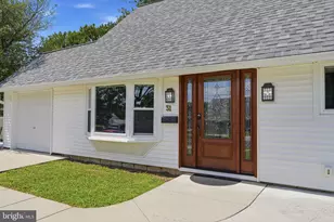 31 Vermillion Ln, Levittown, PA 19054 - Photo 5