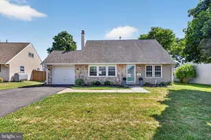 60 Pine Needle Rd, Levittown, PA 19056 - Photo 1