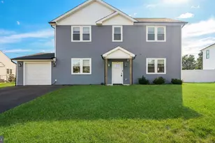 27 Bittersweet Rd, Levittown, PA 19057 - Photo 5