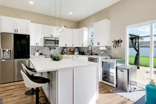 27 Bittersweet Rd, Levittown, PA 19057 - Photo 9
