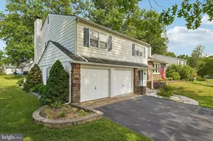 162 Walton Dr, Morrisville, PA 19067 - Photo 5