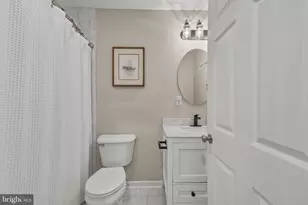 69 New School Ln, Levittown, PA 19054 - Photo 9