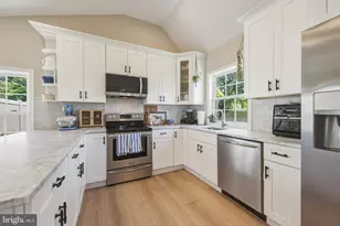 69 New School Ln, Levittown, PA 19054 - Photo 7