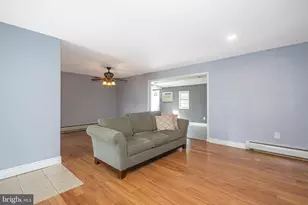 11 High Rd, Levittown, PA 19056 - Photo 9